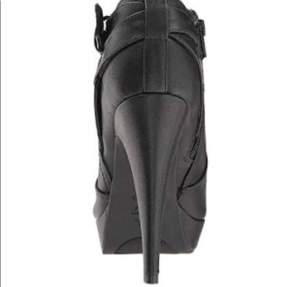 Guess “Dorine” Black Booties Size 10M - Picture 4 of 6